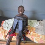 Blaise sonríe después de ser operado