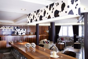 Homenaje a la vaca en el hotel Mu