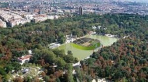 Voley playa en elcentro del estanque del Retiro