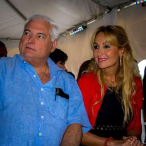 Esther Alcocer Koplowitz, presidenta de FCC, y Ricardo Martinelli, presidente de Panamá