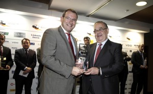 Philippe Gorjux, Director General de Renault Trucks en España y Portugal recoge el premio 
