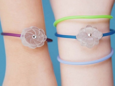 jewelbots-smart-friendship-bracelets-4