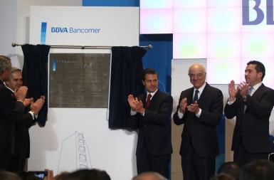 Francisco_Gonz_lez_y_Enrique_Pe_a_Nieto_tras_descubrir_la_placa_conmemorativa