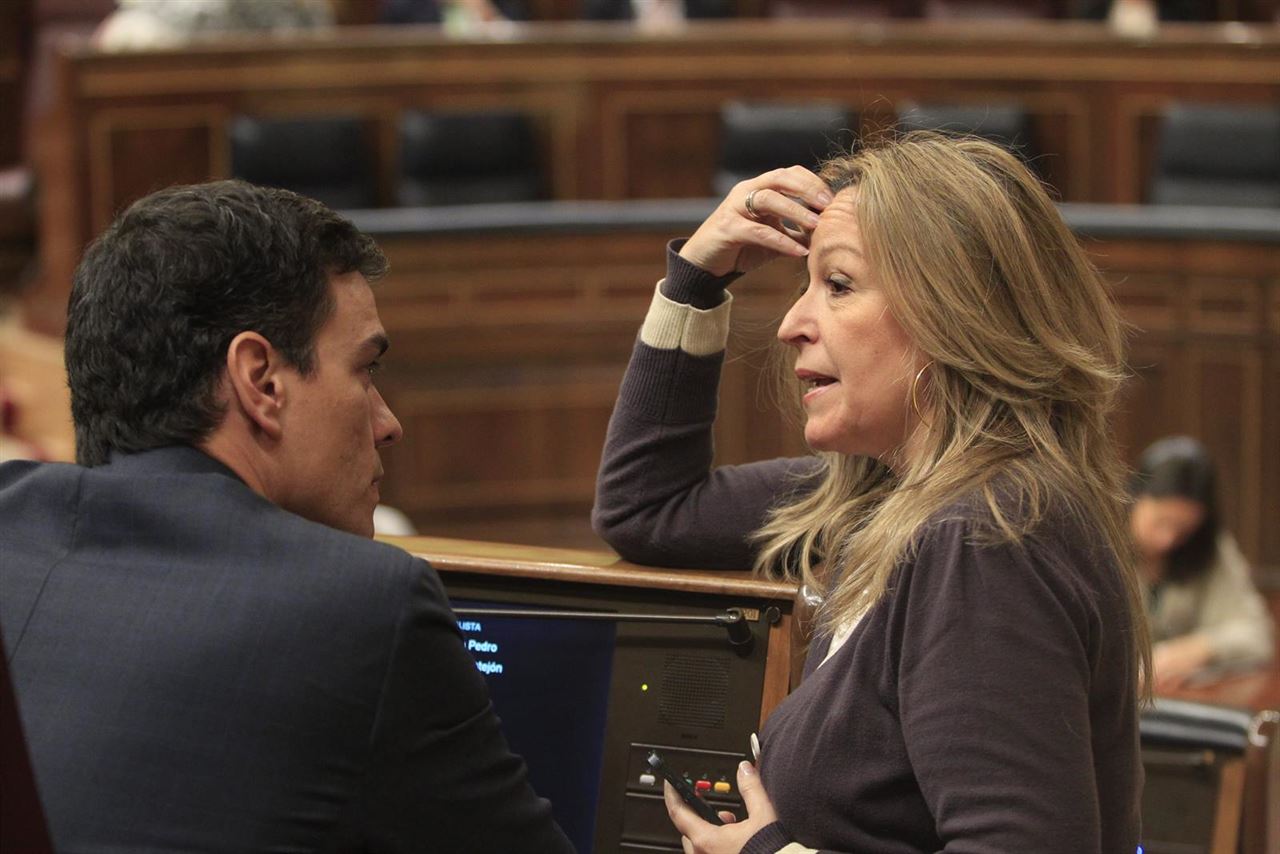 Trinidad Jiménez junto a Pedro Sánchez