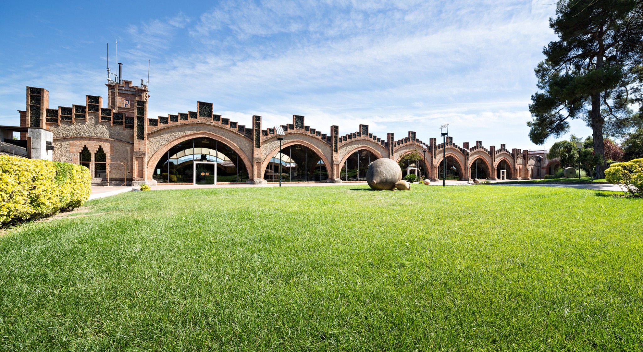BodegaCodorniu_Exterior