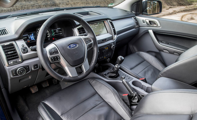 Ford-RAnger-int