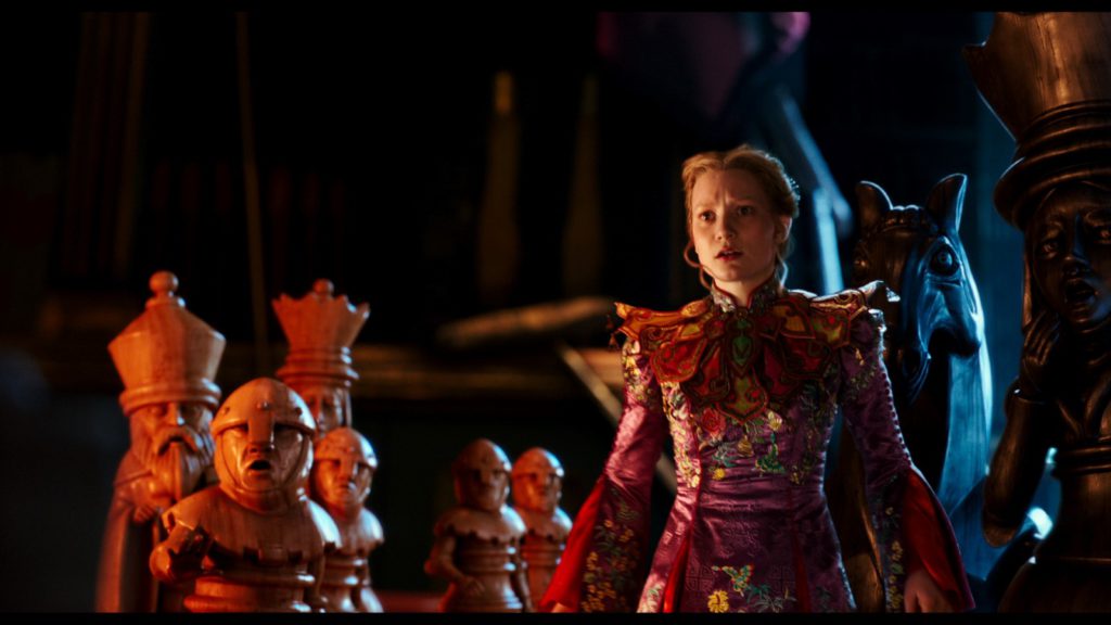 Alice (Mia Wasikowska)