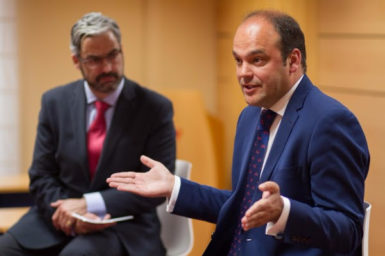 José Carlos Díez, con Pavel Gómez del Castillo, de Crédito y Caución.