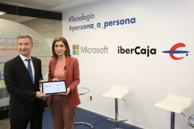 Víctor Iglesias, CEO de Ibercaja y Pilar López, Presidenta de Microsoft España 2