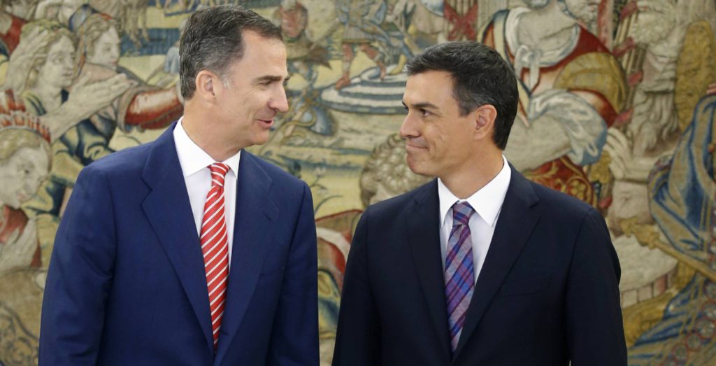 El Rey Felipe VI y Pedro Sánchez (PSOE)