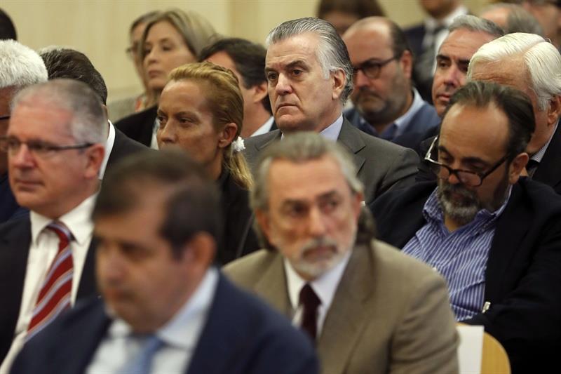 Banquillo de acusados del juicio de la trama Gürtel, donde puede verse a Francisco Correa y a Luis Bárcenas