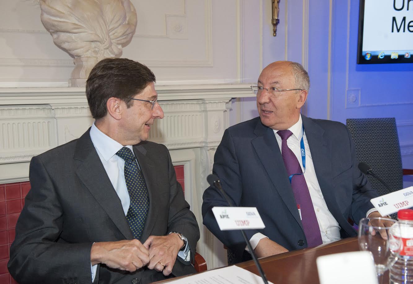José Ignacio Goirigolzarri (Bankia) con Amancio Fernández (director de diarioabierto.es). Foto: Manolo Casamayon/Apie