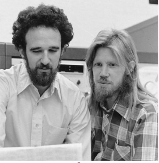 Martin E. Hellman, izq., y Whitfield Diffie in 1977. Fuente: Chuck Painter/Stanford News Service NYTimes