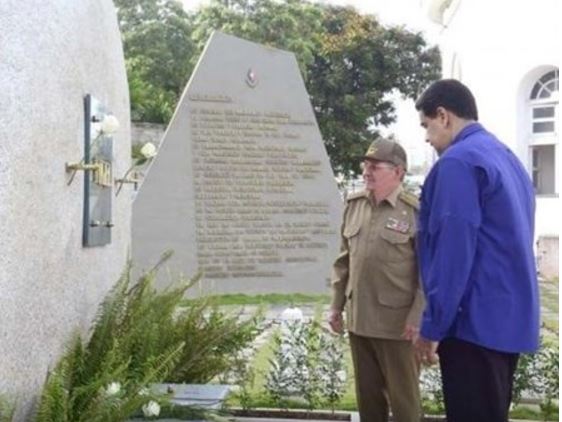 Nicolás Maduro y Raúl Castro ante la tumba de Fidel Castro