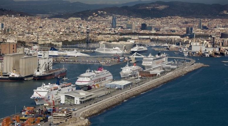 Cruceros en el puerto de Barcelona