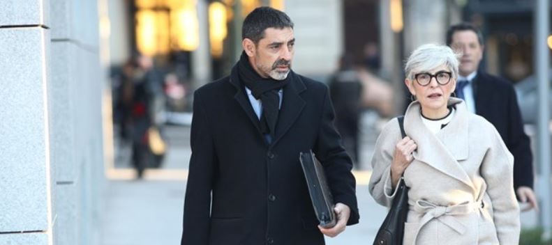 Josep Lluis Trapero con su abogada