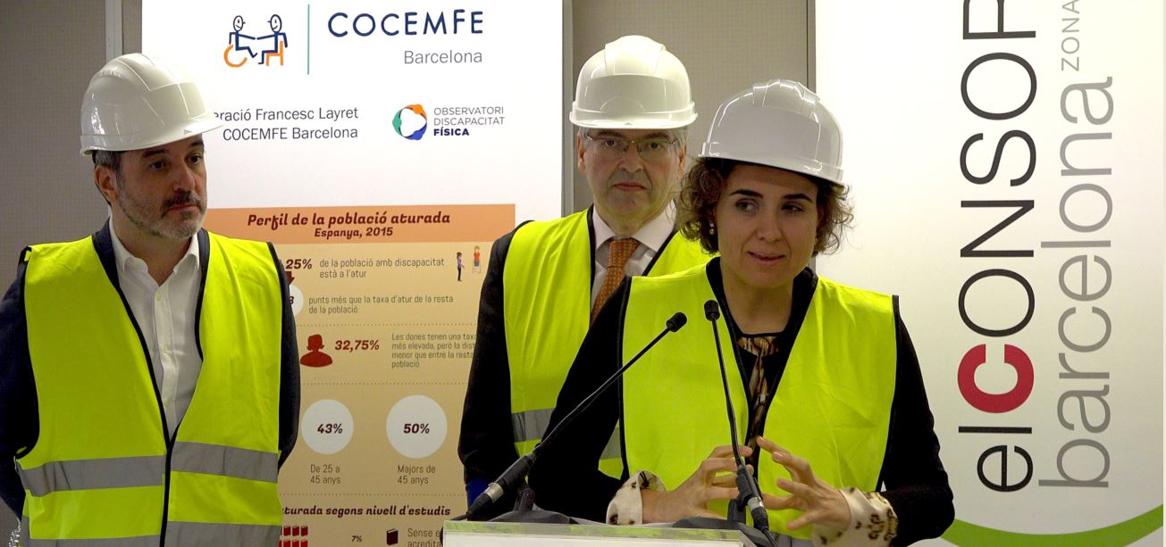 La ministra de Salud, Dolors Montserrat, y el delegado especial del Estado en el Consorcio de la Zona Franca de Barcelona