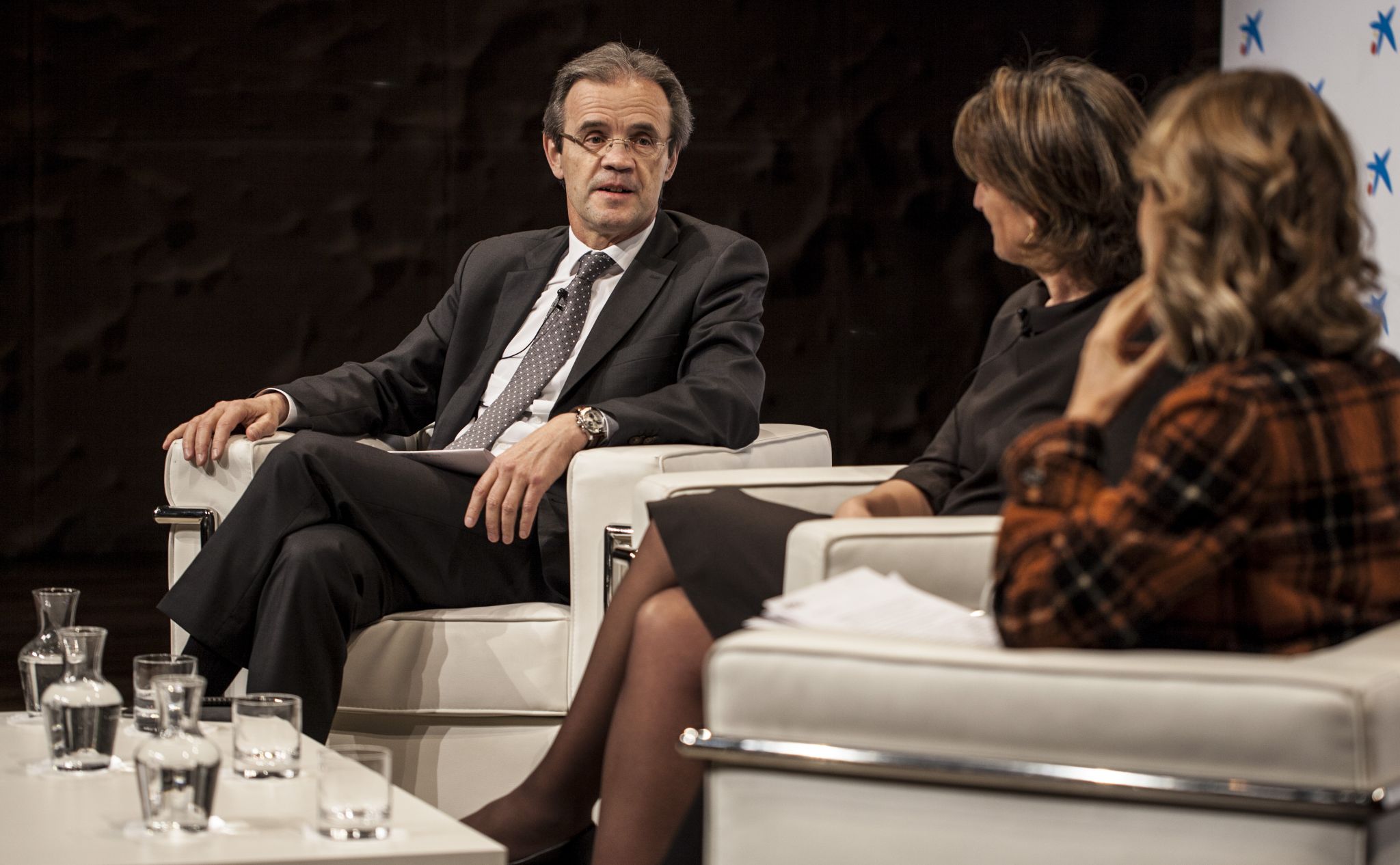  Jordi Gual, Presidente de CaixaBank, Teresa Ribera, Ministra para la Transición Ecológica, y Cristina Garmenda, Presidenta de COTEC