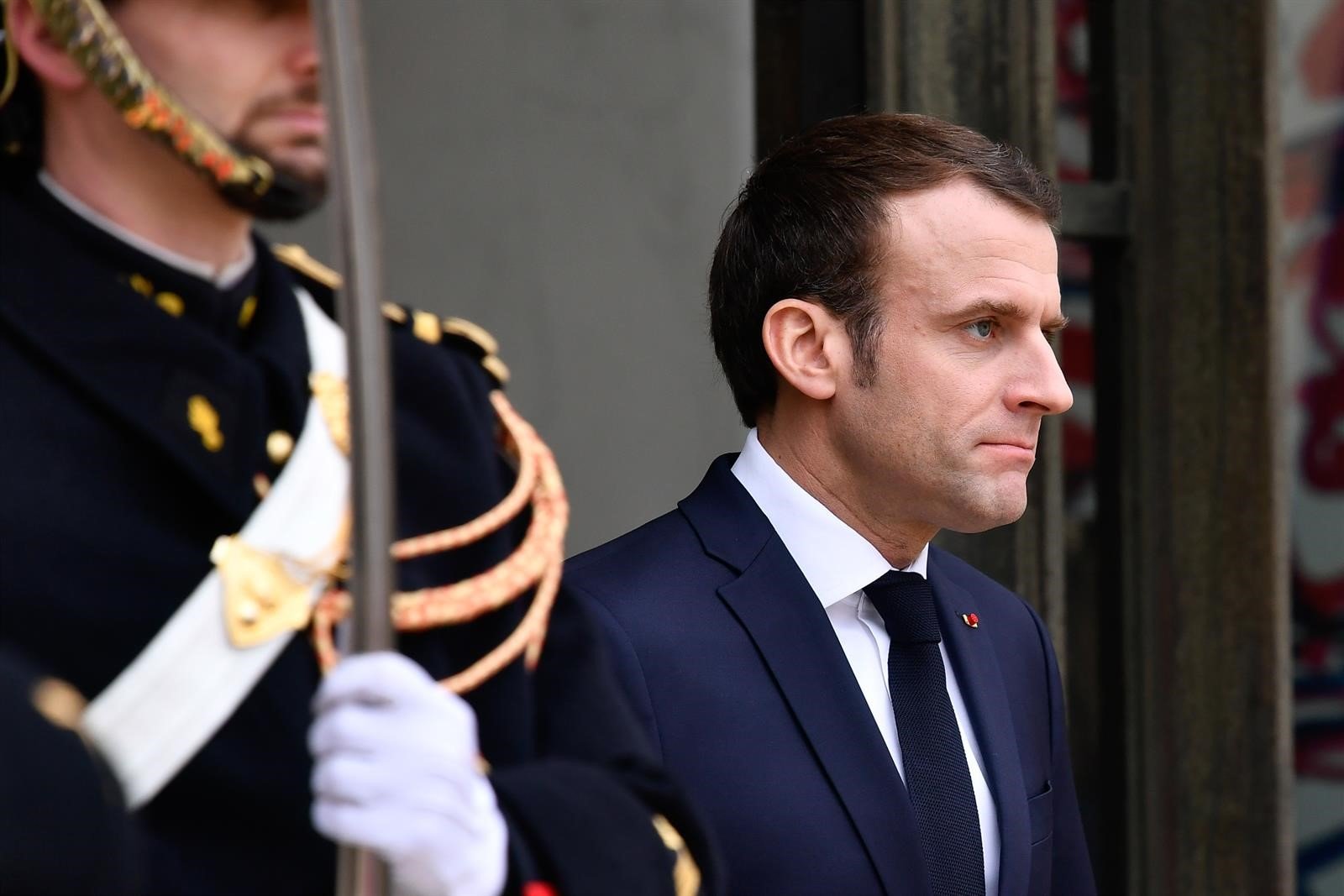 Resultado de imagen para Fotos de El presidente francÃ©s, Emmanuel Macron reunido con la intelectualidad