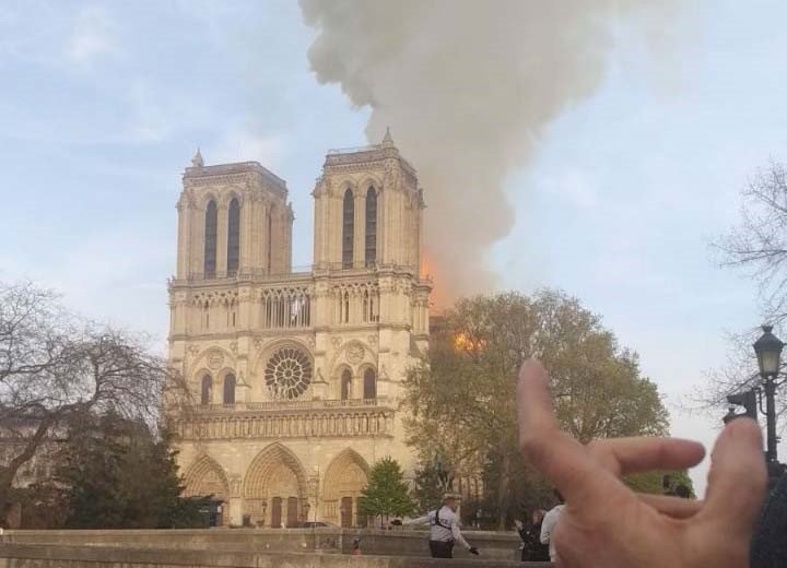 Un grave incendio consume la catedral de Notre Dame de París |  DiarioAbierto Declarado un incendio en la Catedral de Notre Dame de  ParísDiarioAbierto
