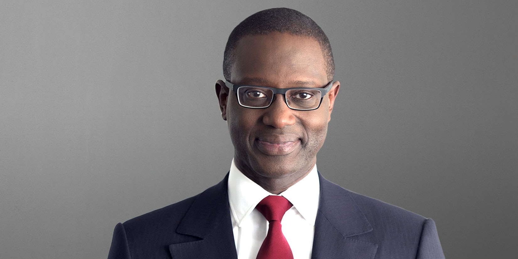 El CEO de Credit Suisse dimite por el espionaje a los empleados