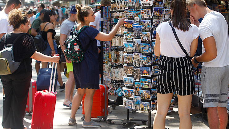 España sigue con otro récord de turistas: 86,3 millones hasta septiembre, un 5,6% más