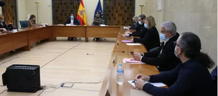 Reunión del secretario de Estado de Empleo y Economía Social con los agentes sociales para abordar la subida del SMI