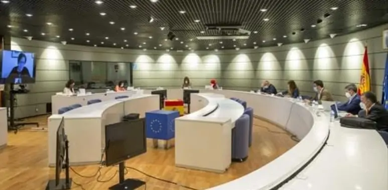 La Comisión Tripartita que estudia la prórroga de los ERTE