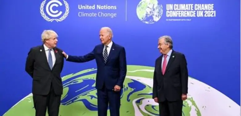 El secretario general de la ONU, Antonio Guterres, junto con el presidente de Estados Unidos, Joe Biden, y el primer ministro británico, Boris Johnson, en la XXVI Cumbre del Clima de la ONU (COP26) que se celebra en Glasgow (Reino Unido).