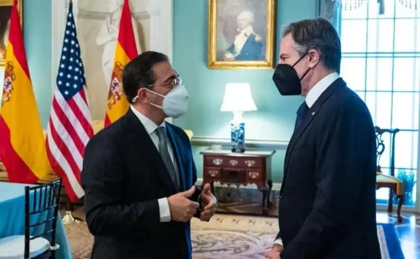 El ministro de Asuntos Exteriores, UE y Cooperación, José Manuel Albares, y el secretario de Estado, Antony Blinken, durante su encuentro en Washington