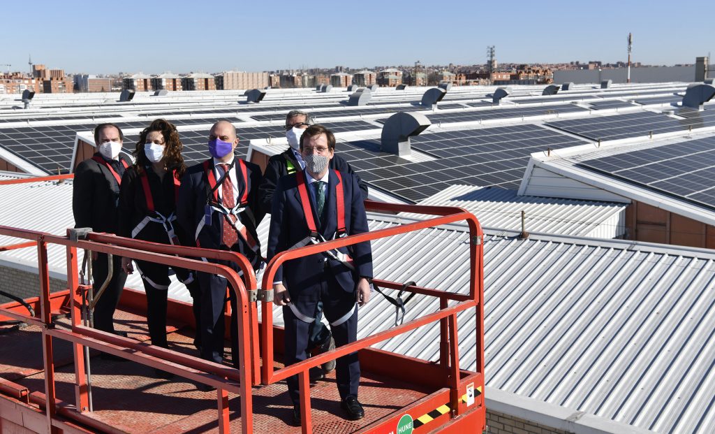 José Luis Martínez Almeida, Alcalde de Madrid; Davide Ciciliato, director general de Endesa X; Susana Remacha.- Directora del Centro de Stellantis de Madrid; y Borja Carabante, Delegado de Medio Ambiente y Movilidad del Ayto. de Madrid.