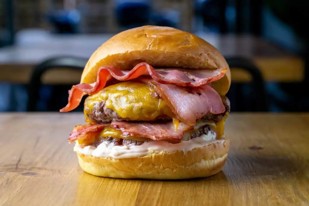 FRANKIE BURGUER Frankie Cheese Bacon Super
