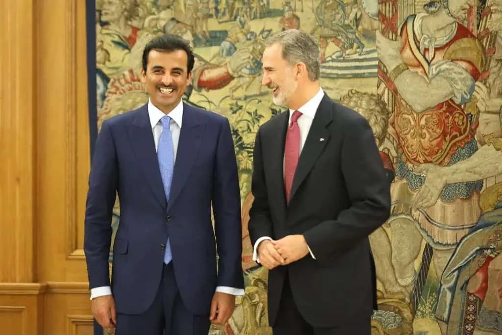 El Rey Felipe y el emir de Catar, Tamim Bin Hamad Al Thani. Antonio Gutiérrez / Europa Press
