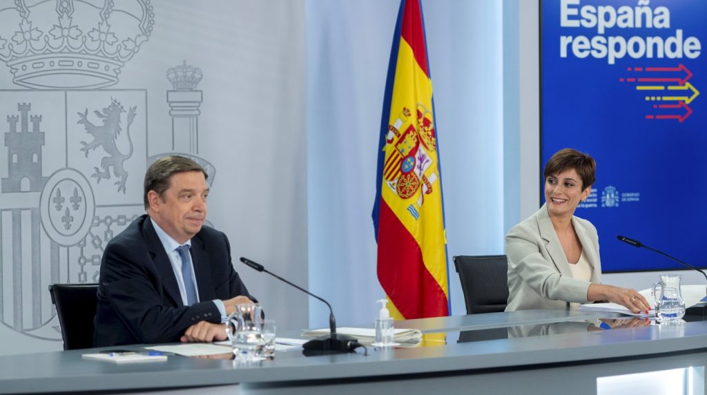 El ministro de Agricultura, Pesca y Alimentación, Luis Planas, y la ministra Portavoz, Isabel Rodríguez. Alberto Ortega / Europa Press