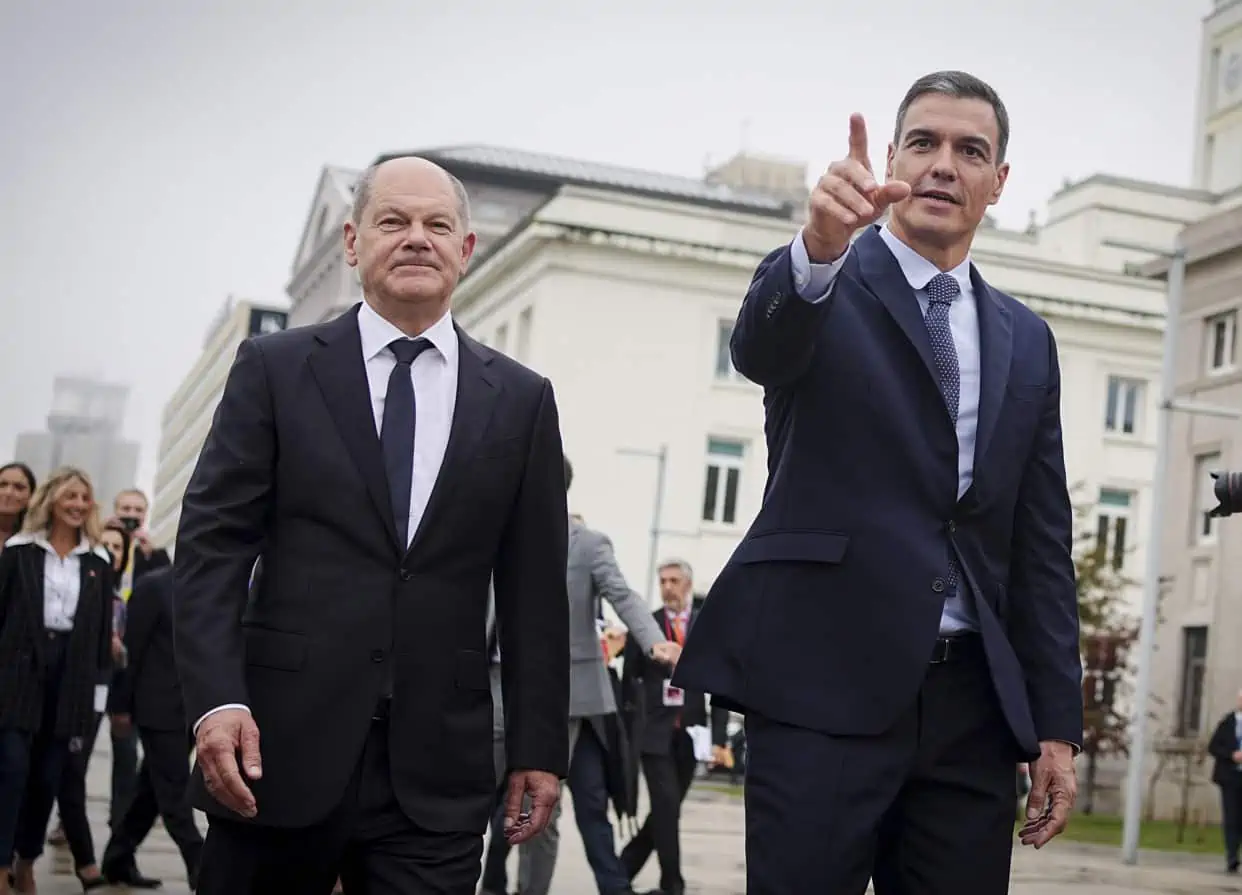 El presidente del Gobierno, Pedro Sánchez y el canciller alemán Olaf Scholz Kay Nietfeld/dpa
