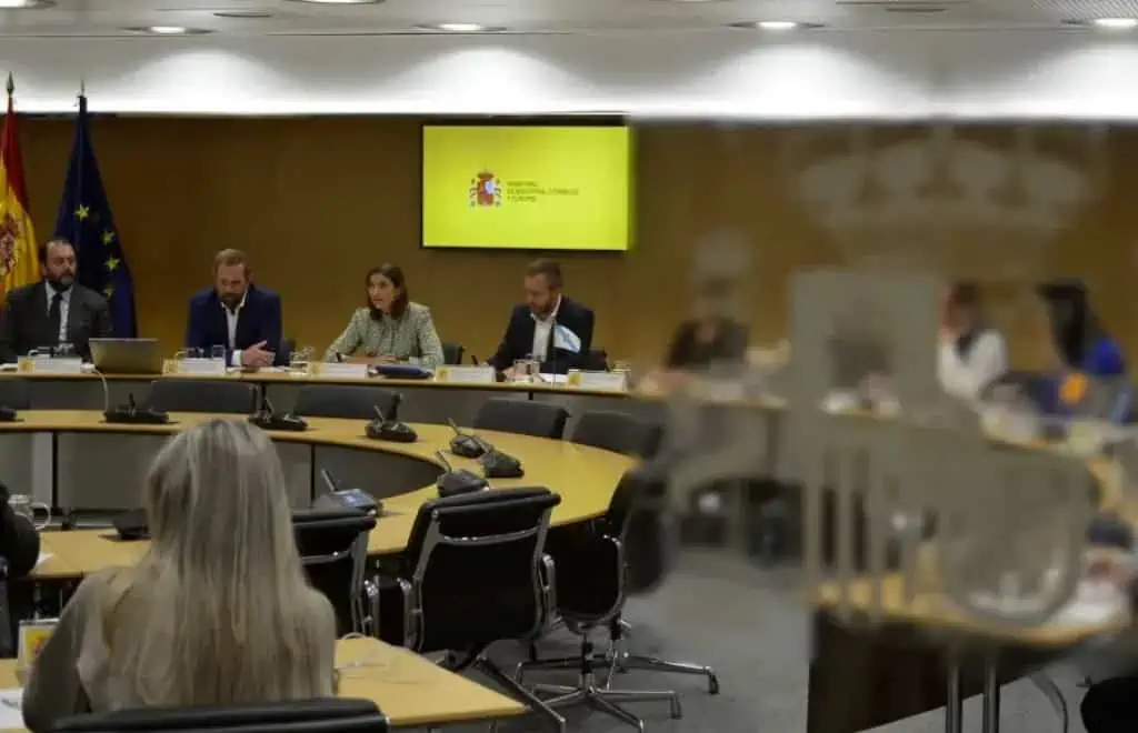 Reunión del Pleno del Consejo Español de Turismo (CONESTUR) bajo la presidencia de la Ministra de Industria, Comercio y Turismo