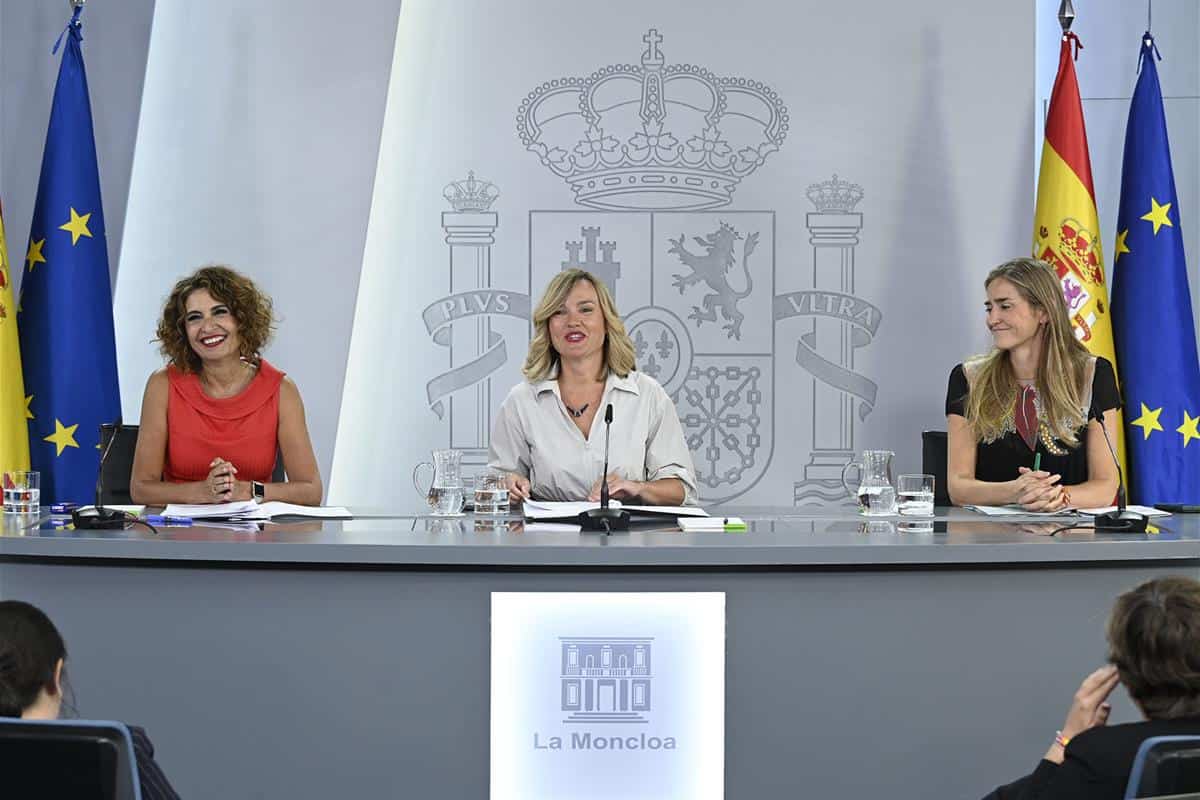 El Gobierno da luz verde a la quita de deuda por 83.252 millones de las comunidades